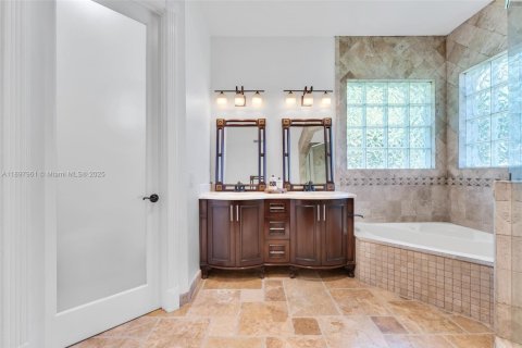 Casa en venta en Homestead, Florida, 6 dormitorios, 391.4 m2 № 1949551 - foto 12