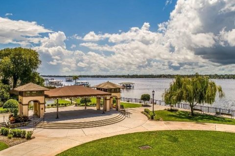 House in Edgewater, Florida 4 bedrooms, 172.43 sq.m. № 1130421 - photo 13