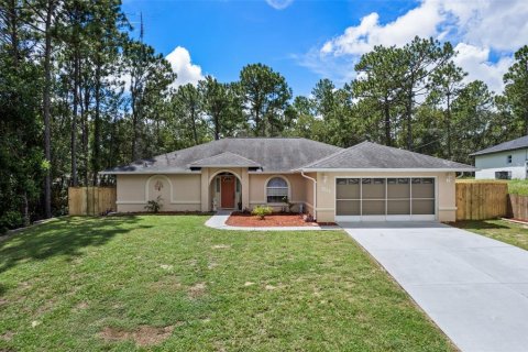 Casa en Citrus Springs, Florida 3 dormitorios, 170.75 m2 № 2127456