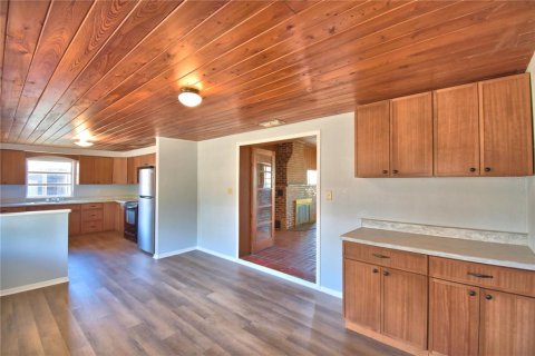 House in Frostproof, Florida 3 bedrooms, 140.19 sq.m. № 1608392 - photo 12