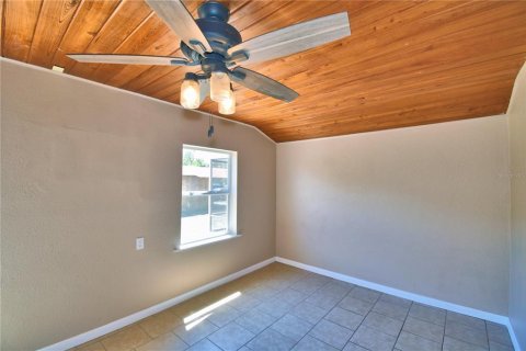 House in Frostproof, Florida 3 bedrooms, 140.19 sq.m. № 1608392 - photo 28