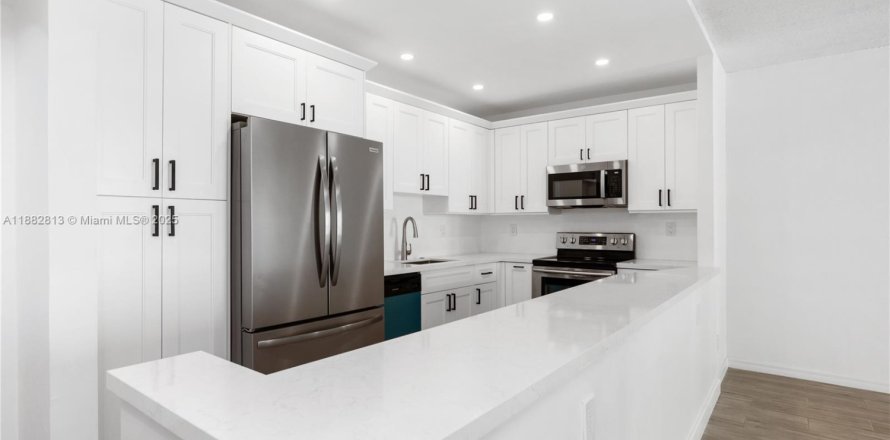 Condo in Sunny Isles Beach, Florida, 1 bedroom  № 1931960