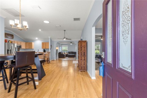 House in The Villages, Florida 3 bedrooms, 162.76 sq.m. № 1815626 - photo 3