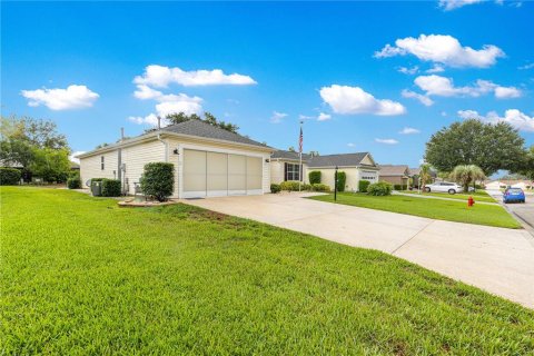 House in The Villages, Florida 3 bedrooms, 162.76 sq.m. № 1815626 - photo 2