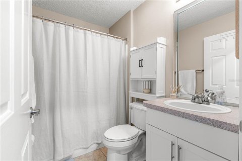 House in The Villages, Florida 3 bedrooms, 162.76 sq.m. № 1815626 - photo 22