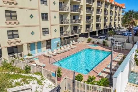 Condo in Saint Pete Beach, Florida, 2 bedrooms № 2420439 - photo 28
