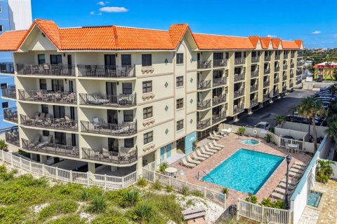 Condo in Saint Pete Beach, Florida, 2 bedrooms № 2420439 - photo 30
