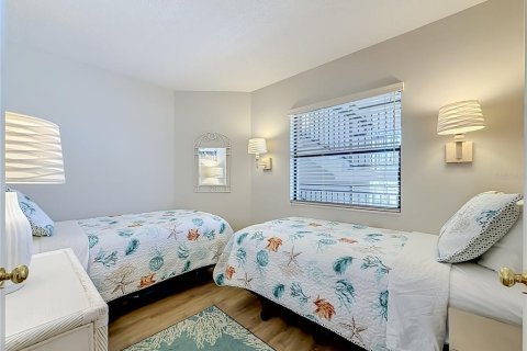 Condo in Saint Pete Beach, Florida, 2 bedrooms № 2420439 - photo 22
