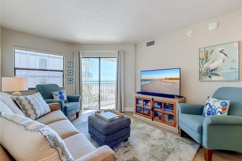 Condo in Saint Pete Beach, Florida, 2 bedrooms № 2420439 - photo 5