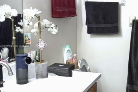 Снять в аренду кондоминиум в Майами, Флорида 2 спальни, 84.54м2, № 1972159 - фото 5