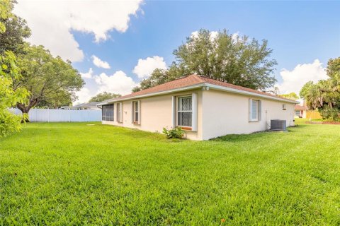 House in South Daytona, Florida 3 bedrooms, 147.99 sq.m. № 2147981 - photo 30