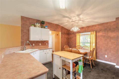 House in South Daytona, Florida 3 bedrooms, 147.99 sq.m. № 2147981 - photo 17