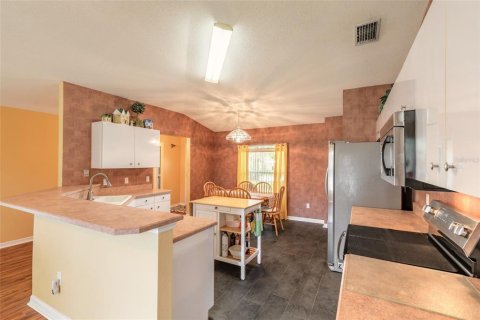 House in South Daytona, Florida 3 bedrooms, 147.99 sq.m. № 2147981 - photo 15