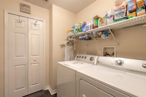 House in South Daytona, Florida 3 bedrooms, 147.99 sq.m. № 2147981 - photo 21