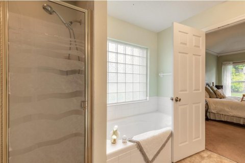 House in South Daytona, Florida 3 bedrooms, 147.99 sq.m. № 2147981 - photo 25