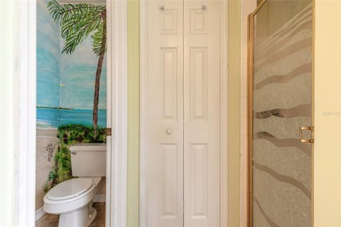 House in South Daytona, Florida 3 bedrooms, 147.99 sq.m. № 2147981 - photo 26