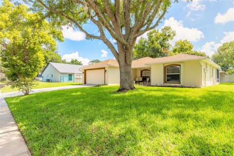 House in South Daytona, Florida 3 bedrooms, 147.99 sq.m. № 2147981 - photo 2