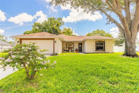 House in South Daytona, Florida 3 bedrooms, 147.99 sq.m. № 2147981