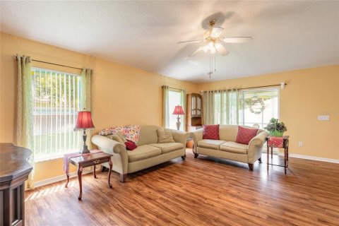 House in South Daytona, Florida 3 bedrooms, 147.99 sq.m. № 2147981 - photo 13