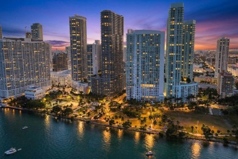 Кондоминиум с 1 спальней в Майами, Флорида № 2041331
