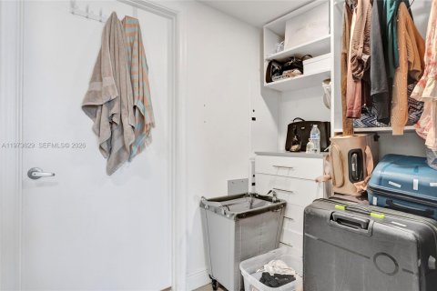 Снять в аренду кондоминиум в Майами, Флорида 1 спальня, 76.27м2, № 2041331 - фото 23