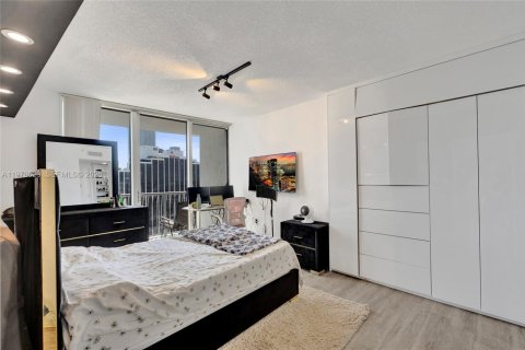 Снять в аренду кондоминиум в Майами, Флорида 1 спальня, 76.27м2, № 2041331 - фото 18