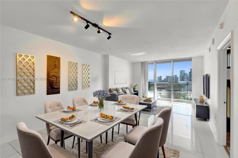 Снять в аренду кондоминиум в Майами, Флорида 1 спальня, 76.27м2, № 2041331 - фото 2