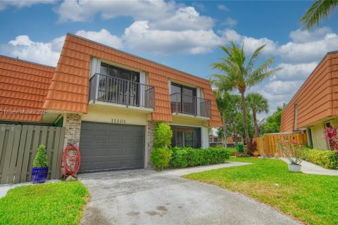 Townhouse in Davie, Florida 3 bedrooms, 228.26 sq.m. № 1809690 - photo 3
