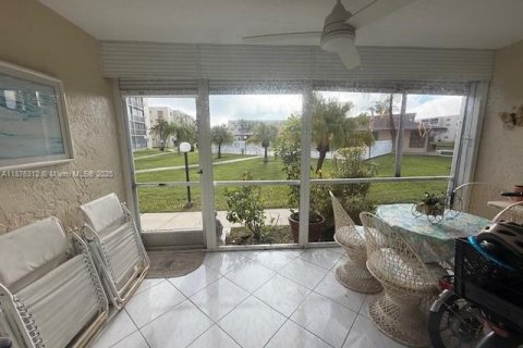 Condo in Dania Beach, Florida, 2 bedrooms  № 1923156 - photo 22