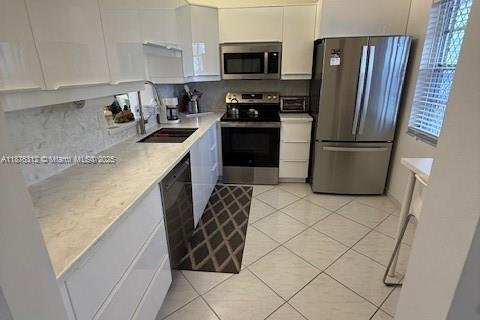 Condo in Dania Beach, Florida, 2 bedrooms  № 1923156 - photo 7