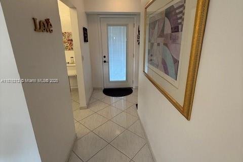 Condo in Dania Beach, Florida, 2 bedrooms  № 1923156 - photo 8