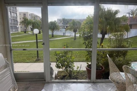 Condo in Dania Beach, Florida, 2 bedrooms  № 1923156 - photo 27