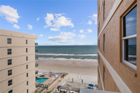Condo in Daytona Beach, Florida, 3 bedrooms  № 1614013 - photo 11