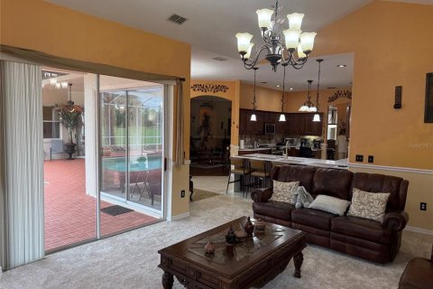 House in Sorrento, Florida 5 bedrooms, 363.43 sq.m. № 2210923 - photo 13