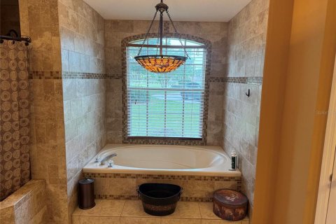 House in Sorrento, Florida 5 bedrooms, 363.43 sq.m. № 2210923 - photo 19