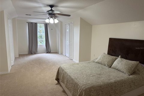 House in Sorrento, Florida 5 bedrooms, 363.43 sq.m. № 2210923 - photo 28