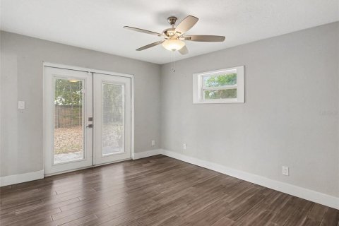 House in Sarasota, Florida 3 bedrooms, 168.99 sq.m. № 2219061 - photo 29