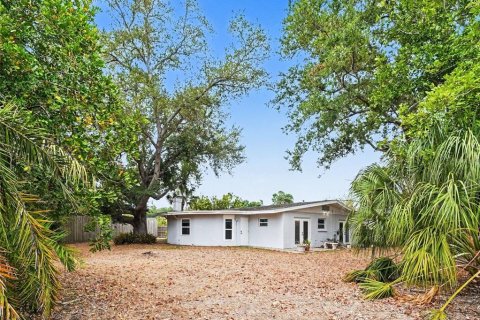 House in Sarasota, Florida 3 bedrooms, 168.99 sq.m. № 2219061 - photo 30