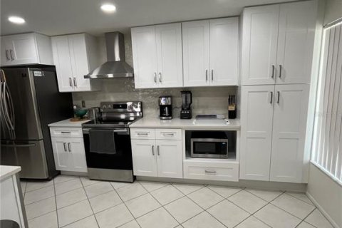 House in Venice, Florida 3 bedrooms, 138.33 sq.m. № 1371806 - photo 11