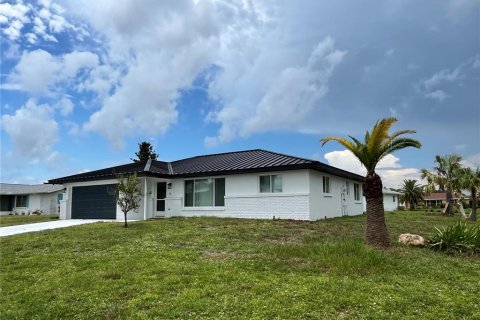 House in Venice, Florida 3 bedrooms, 138.33 sq.m. № 1371806 - photo 2