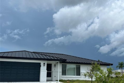 House in Venice, Florida 3 bedrooms, 138.33 sq.m. № 1371806 - photo 4