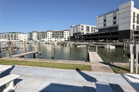 Condo in Madeira Beach, Florida, 1 bedroom  № 2101909