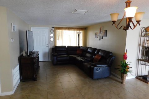 Casa en venta en Holiday, Florida, 2 dormitorios, 86.96 m2 № 1918426 - foto 5