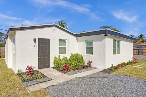 House in Miramar, Florida 4 bedrooms, 128.95 sq.m. № 2155073