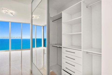 Condo in Sunny Isles Beach, Florida, 4 bedrooms  № 2069577 - photo 10