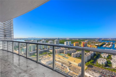 Condo in Sunny Isles Beach, Florida, 4 bedrooms  № 2069577 - photo 29