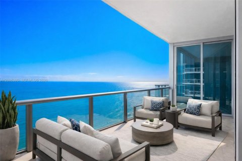 Condo in Sunny Isles Beach, Florida, 4 bedrooms  № 2069577