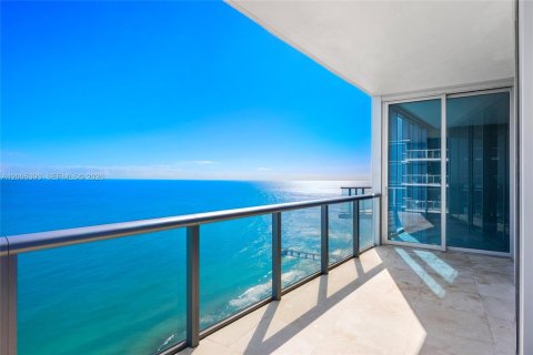 Condo in Sunny Isles Beach, Florida, 4 bedrooms  № 2069577 - photo 2