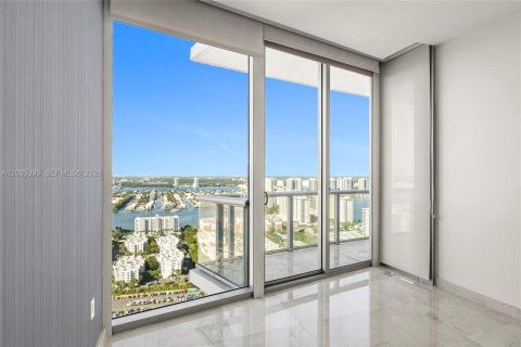 Condo in Sunny Isles Beach, Florida, 4 bedrooms  № 2069577 - photo 25