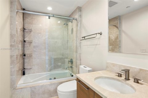 Condo in Sunny Isles Beach, Florida, 4 bedrooms  № 2069577 - photo 27